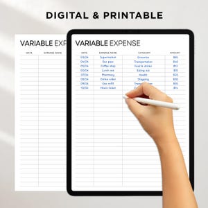 K&ouml;nnte beinhalten: Ein digitaler und druckbarer variabler Ausgaben-Tracker auf einem Tablet. Der Bildschirm zeigt eine Tabelle mit Ausgabendetails, einschlie&szlig;lich Datum, Ausgabenname, Kategorie und Betrag. Der Text "DIGITAL & PRINTABLE" steht oben.