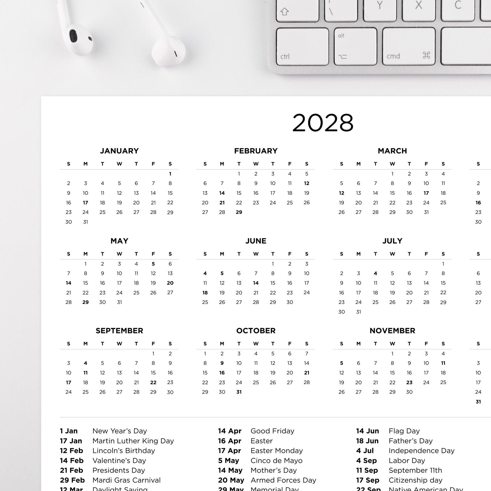 2028 Yearly Calendar With Holidays | Printable Year Overview | Minimal