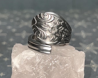 Anillo de cuchara de acero inoxidable hecho a mano: joyería de plata reciclada de segunda mano