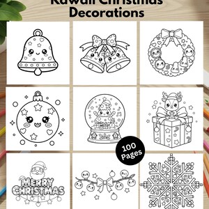 Puede incluir: Libro para colorear en blanco y negro Kawaii Christmas Decorations con 100 p&aacute;ginas. Incluye ilustraciones de campanas, coronas, adornos, bolas de nieve, renos, Pap&aacute; Noel y copos de nieve. El texto "Kawaii Christmas Decorations" est&aacute; en la parte superior.