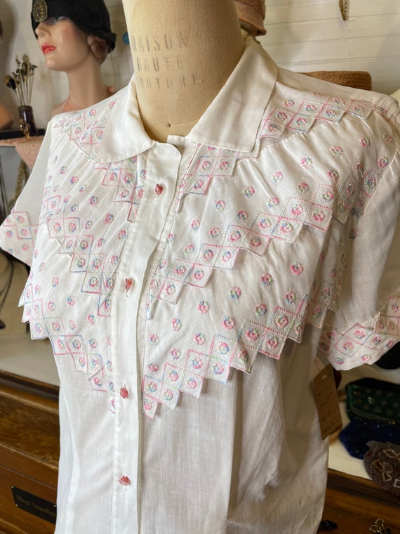 1950s embroidered blouse - image 2