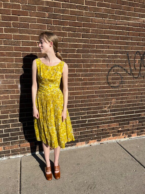 1950s mustard yellow floral sundress - image 2