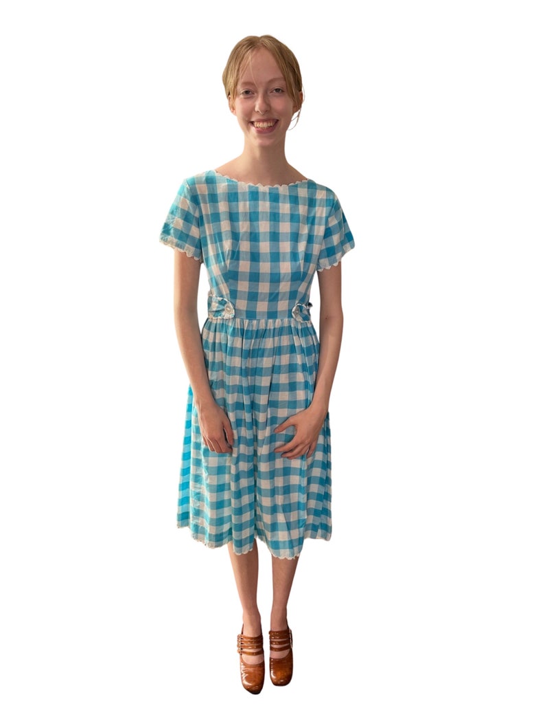 Robe d'été en vichy bleu des années 1950 image 1