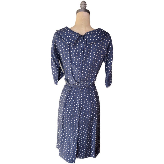 1950s navy blue polkadot wiggle dress - image 4