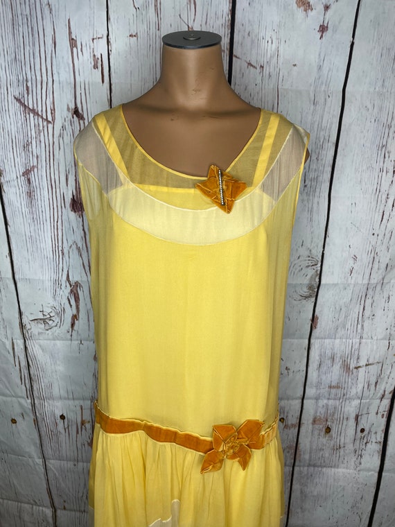 1920s Yellow Chiffon Flapper Dress - image 2