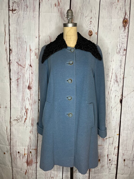 1940s wool powder blue coat with fur collar - image 2