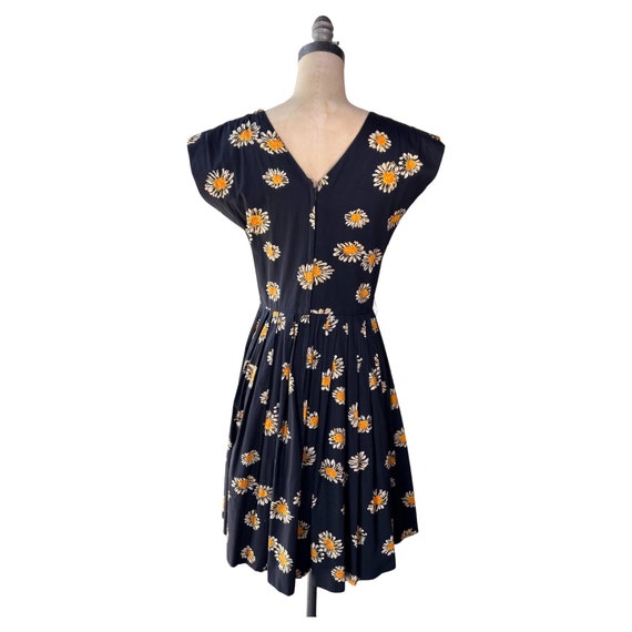 1950s Black Floral Print Sundress - image 4