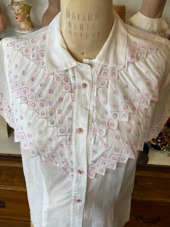 1950s embroidered blouse - image 3