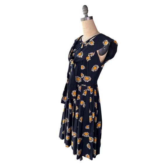 1950s Black Floral Print Sundress - image 3