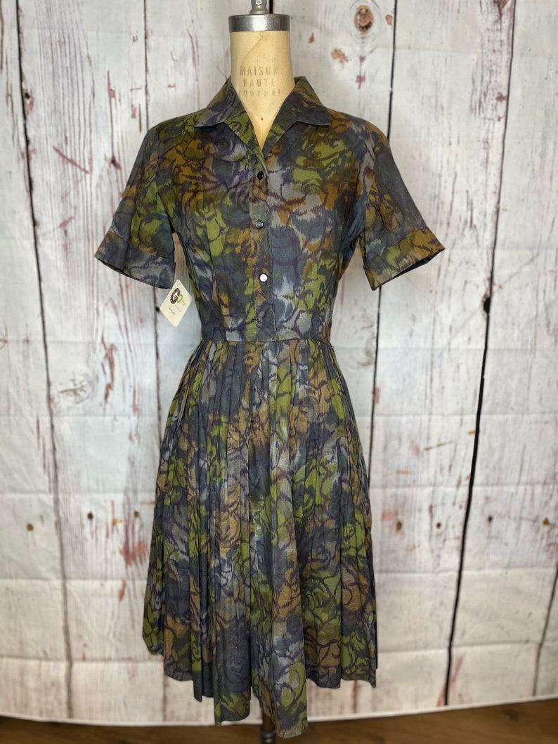 1950s print dress