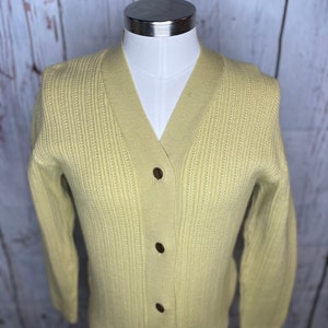 1950s Yellow Cardigan image 5