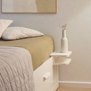 Comodino a clip / Comodino salvaspazio / Adatto a pannelli da 18–25 mm / Ideale per i divani letto IKEA BRIMNES e HEMNES / Design minimalista