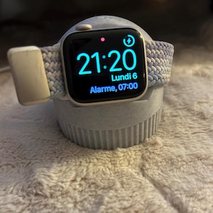 Dock Stone – Support de charge Apple Watch en style pierre | Design minéral & impression 3D | Accessoire élégant bureau ou table de nuit