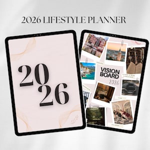 Puede incluir: Dos tabletas negras que muestran un planificador de estilo de vida 2026. Una tableta muestra los números "2026" en fuente negra grande, mientras que la otra muestra un tablero de visión con fotos de viajes y el texto "Vision Board 2026".