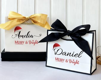 Gepersonaliseerde kerstcadeauzakje/cadeauzakje kerstmuts/kerstcadeauzakjes voor kinderen/aangepaste naam cadeauzakjes/cadeauzakjes vlinderdas/Vrolijk en helder cadeauzakje