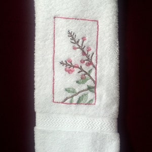 Berry Branches Embroidery, Berry Branches Bath Towel, Berries Home Decor, Berry towel, Berries bath towel image 1