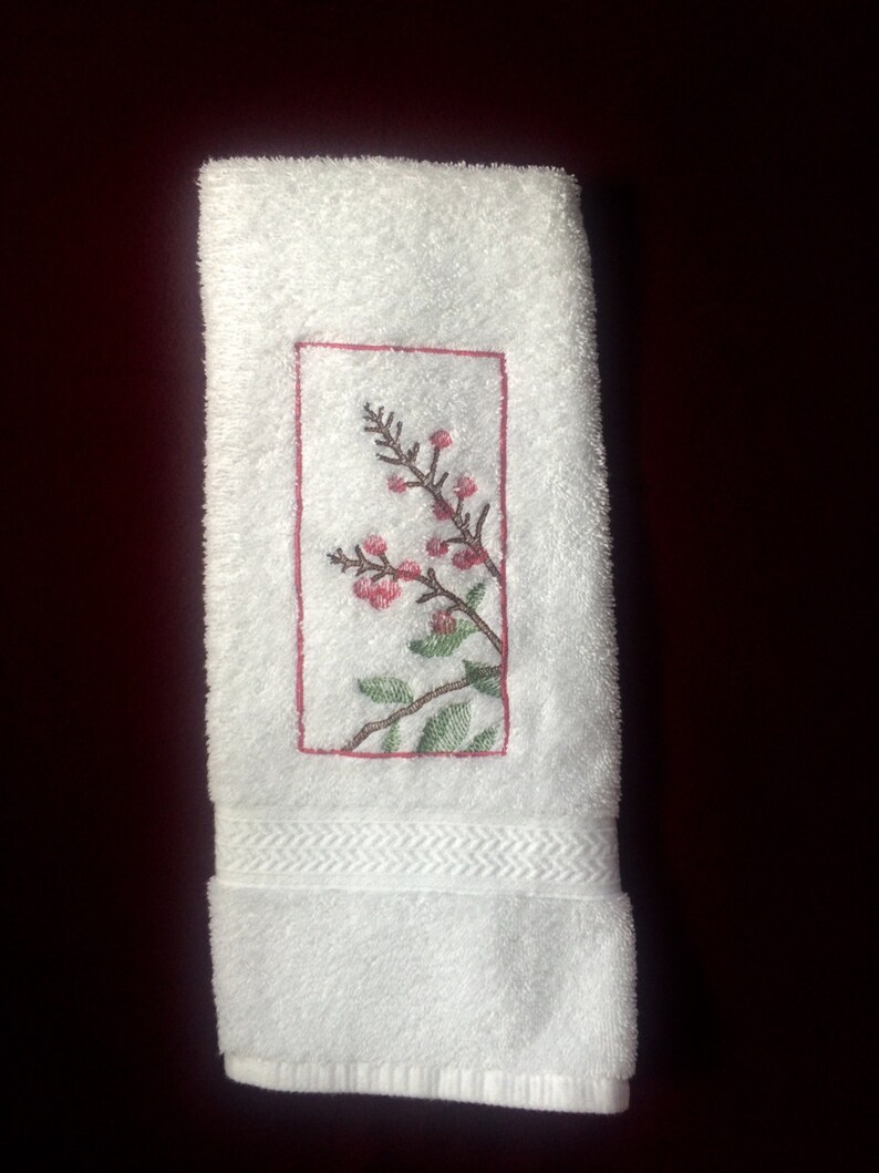 Berry Branches Embroidery, Berry Branches Bath Towel, Berries Home Decor, Berry towel, Berries bath towel image 3