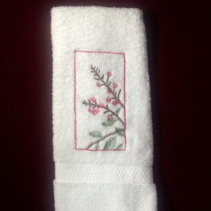 Berry Branches Embroidery, Berry Branches Bath Towel, Berries Home Decor, Berry towel, Berries bath towel image 2