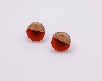 Wood + resin studs (Rust)