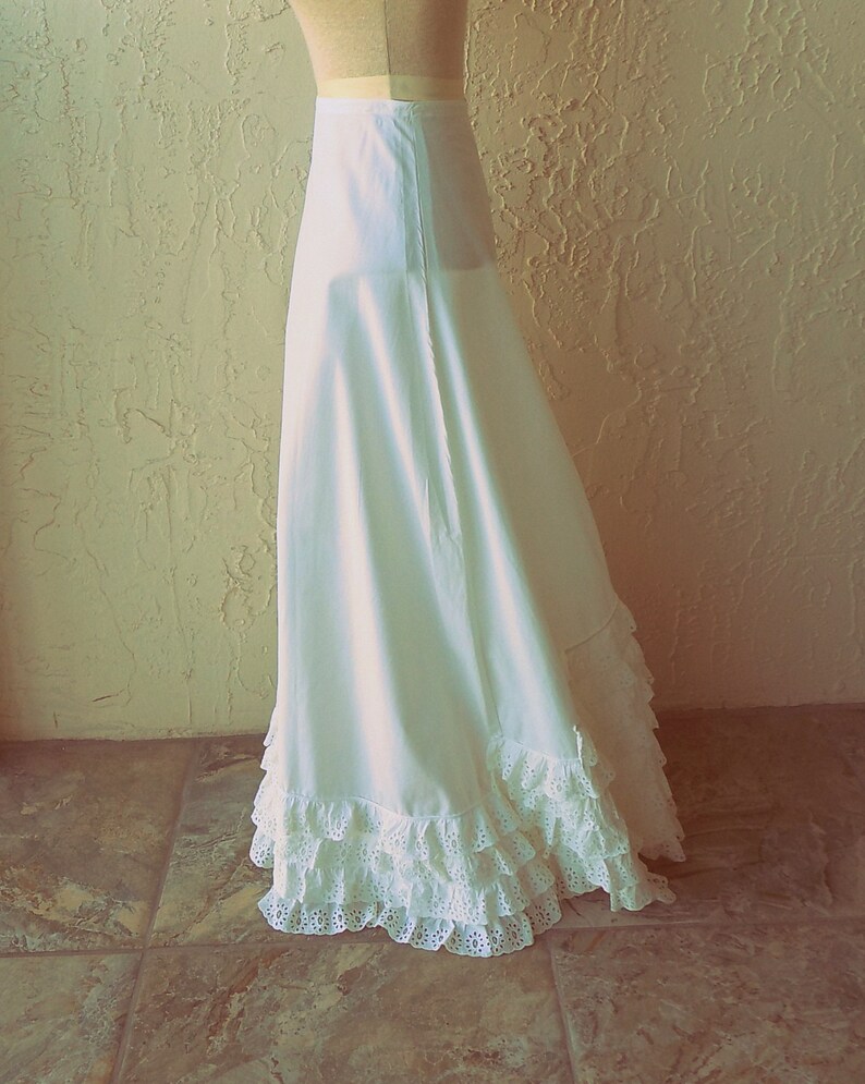 Vintage Early 1900/'s White Half Slip with Eyelet Ruffle
