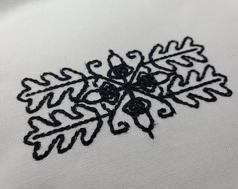 Blackwork Máquina de Bordado Diseño Bellotas y Robles