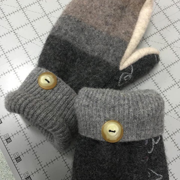 Children's Upcycled Sweater Mittens Pattern (Age 5 in Size)