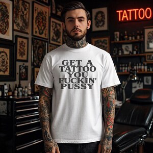 Obtenez une chemise de tatouage, un t-shirt graphique avant-gardiste, une chemise audacieuse, une police de caractères gothique, des vêtements alternatifs, un cadeau pour amateur de tatouage, un haut humour noir image 2