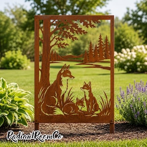 Pannello decorativo rustico a tema famiglia di volpi, decorazione da giardino personalizzata a tema bosco, schermo per la privacy a tema fauna selvatica.