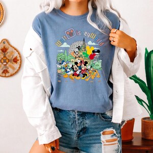 Retro Walt Disneyworld Comfort Colors Shirt, Vintage Disneyworld Shirt, Mickey And Friends Shirt, Retro Disney Shirt, Disney 2026 Trip Tee bild 3
