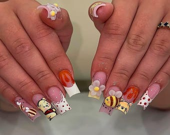 3D Bee Press On Nails: Handmade Honey Bear Flower Design