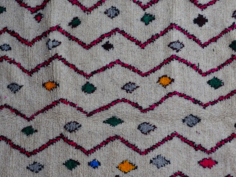 260X155cm 8'5x5 AZ43158 Azilal rug Beniourain, Beniouarain, benirug berber rug visit our 900 choices at moroccan-berber-rugs.com image 3
