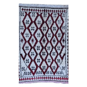 230X170 cm 7'5x 5'5 BOA54027 Beni ourain, Beni ouarain, Benirug, 100% wool berber rug, visit our 900 choices at moroccan-berber-rugs.com image 1