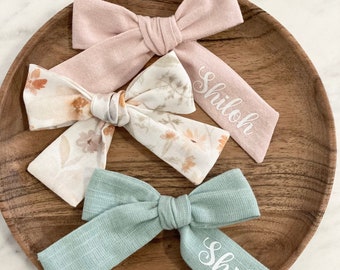 Girls personalized hair bow, name, initial, blush pink, mint, floral, cute, baby shower gift, toddler, spring, summer, birthday, school