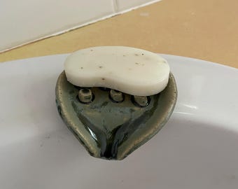 Self draining soap dish small. Rain forest green.