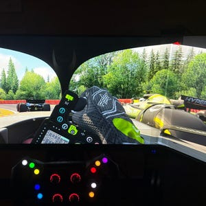 24～32インチモニター用ベゼルフリーキット