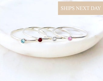 Geburtsstein Ring Silber, Geburtsstein Ring für Mama, winziger Geburtsstein Ring, Stapelring