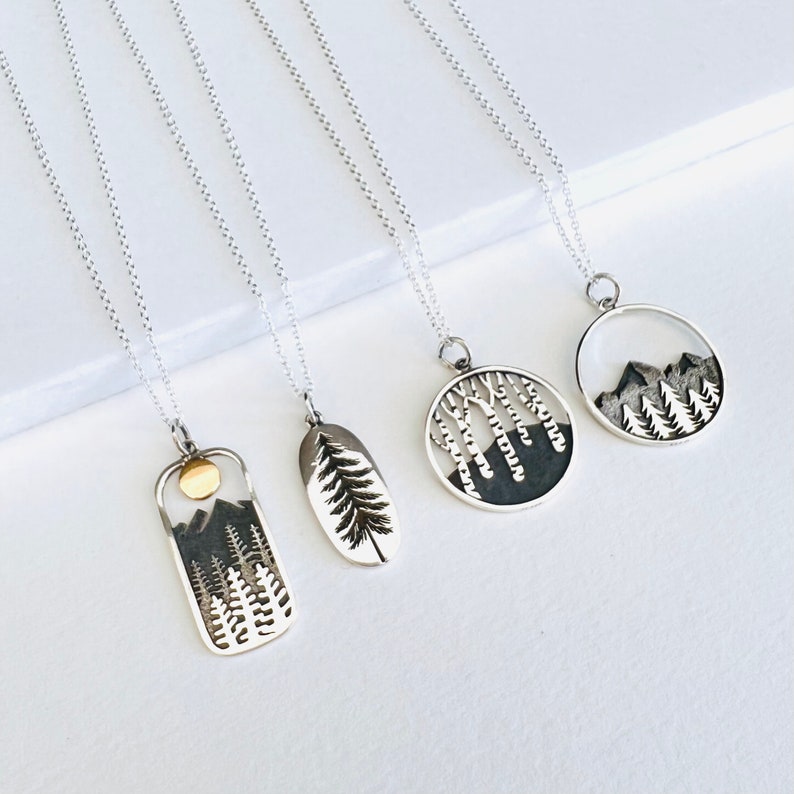 Halsband med tallträd, bergshalsband i sterlingsilver, halsband med vintergröna träd, smycken med reslustmotiv, present till mors dag bild 3