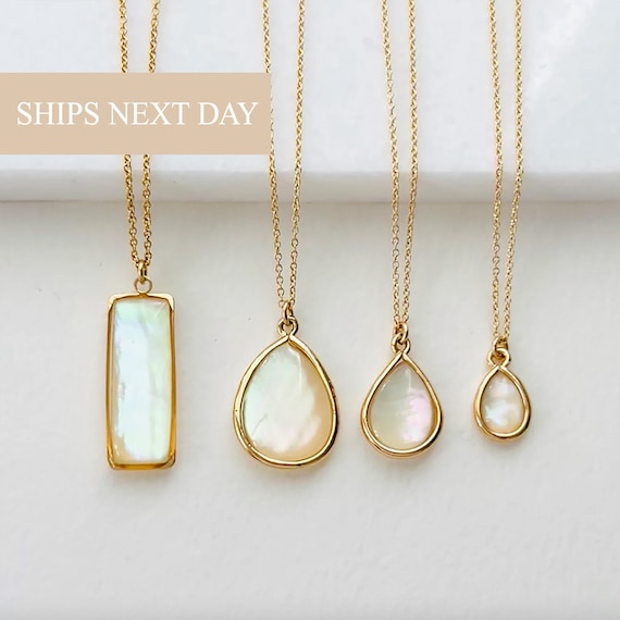 Mother of Pearl Pendant Necklace Mother of Pearl Pendant Necklace