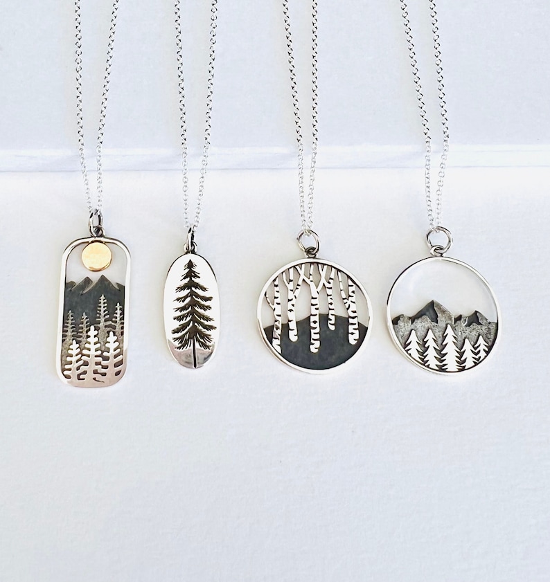 Halsband med tallträd, bergshalsband i sterlingsilver, halsband med vintergröna träd, smycken med reslustmotiv, present till mors dag bild 1