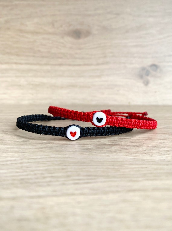 Desimtion Couples Valentines Day Gifts for Boyfriend Girlfriend, Matching  Red String of Fate Relationship Bracelets for Him Her, String, no gemstone  : Amazon.ca: Clothing, Shoes & Accessories