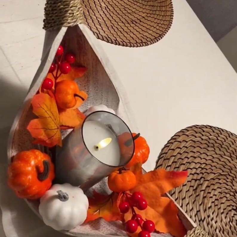 Handformad fruktskål av palmblad • Rustikt boho-mittstycke med träben bild 5