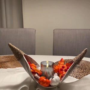 Handformad fruktskål av palmblad • Rustikt boho-mittstycke med träben bild 6