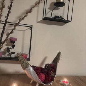 Handformad fruktskål av palmblad • Rustikt boho-mittstycke med träben bild 7