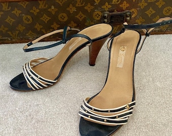 rare vintage 1970s GUCCI ITALY navy blue leather strappy heels 38.5 AA