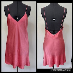 chic vintage 1990s VICTORIAS SECRET Gold Label pink 100% silk slip gown M