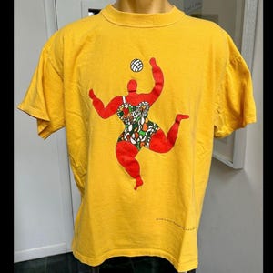 vintage 1995 NIKI de SAINT PHALLE Volleyball Flammarion 4 yellow cotton tshirt xl