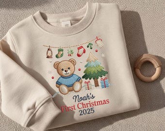 Op maat geborduurd eerste kerstontwerp baby, gepersonaliseerd berenbaby uniek cadeau voor nieuwe baby, kerstcadeau 2025, digitale download