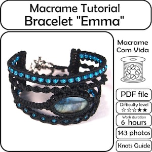 Könnte beinhalten: Ein schwarzes Makramee-Armband mit blauen Perlen und einem zentralen ovalen Stein. Das Armband trägt die Bezeichnung "Emma" und ist ein Makramee-Tutorial. Das Bild enthält den Text "PDF file", "6 hours" und "143 photos".