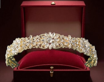 Tiara dorada con flores y diamantes de imitación – Corona de boda vintage