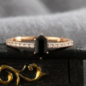 Schwarzer Onyx-Sechseck-Ring, 14k Solid Gold Versprechensring